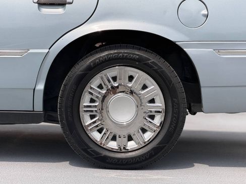 Used 2004 Mercury Grand Marquis LS RWD image 9