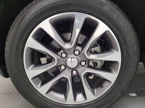 Used 2018 Jeep Grand Cherokee Limited w/ Trailer Tow Group IV image 31