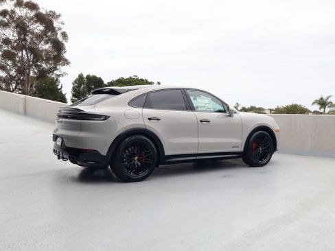 New 2026 Porsche Cayenne GTS AWD/4WD image 8