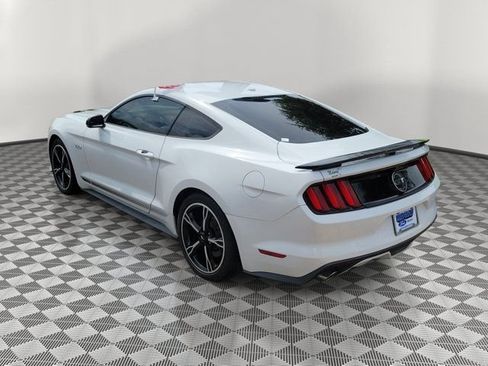 Used 2016 Ford Mustang GT Premium RWD image 4
