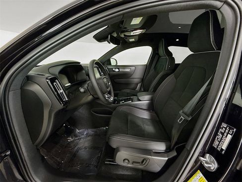 Certified 2023 Volvo C40 P8 Recharge Plus image 21