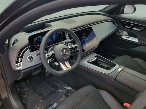 New 2026 Mercedes-Benz E 53 AMG e 4MATIC Sedan image 16