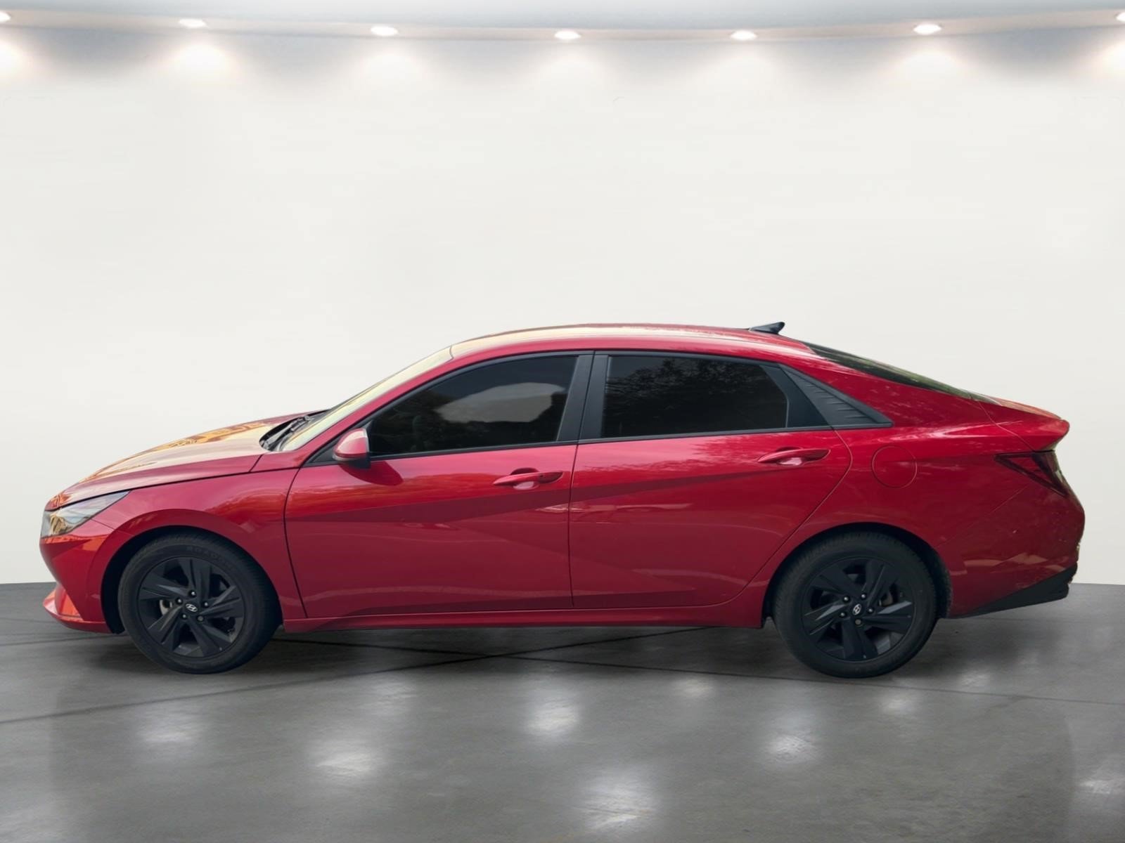 Used 2023 Hyundai Elantra SEL w/ Cargo Package FWD image 13