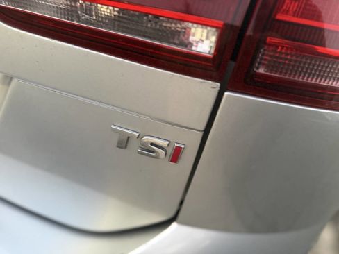 Used 2016 Volkswagen Golf Limited Edition FWD image 13