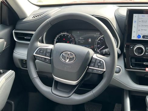 New 2026 Toyota Highlander XLE AWD/4WD image 43