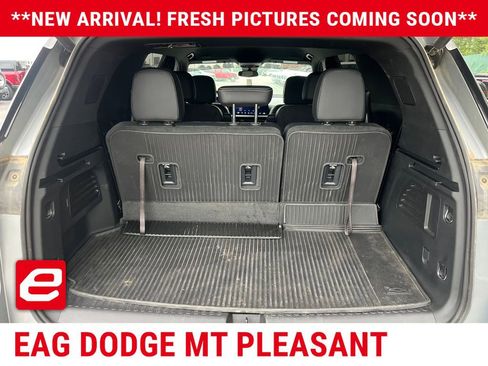 Used 2024 Chevrolet Traverse LT w/ Midnight/Sport Edition FWD image 12