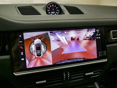 Certified 2023 Porsche Cayenne GTS AWD/4WD image 30