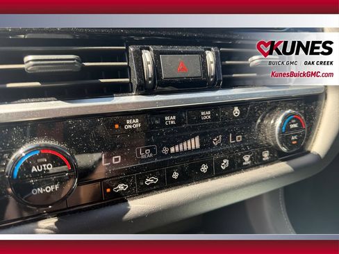 Used 2024 Nissan Pathfinder SL w/ SL Premium Package AWD/4WD image 27