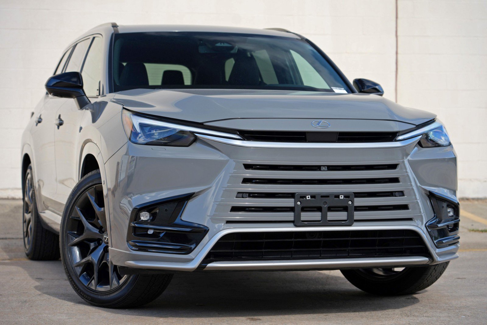 Used 2024 Lexus TX 500h AWD w/ Technology Package image 4
