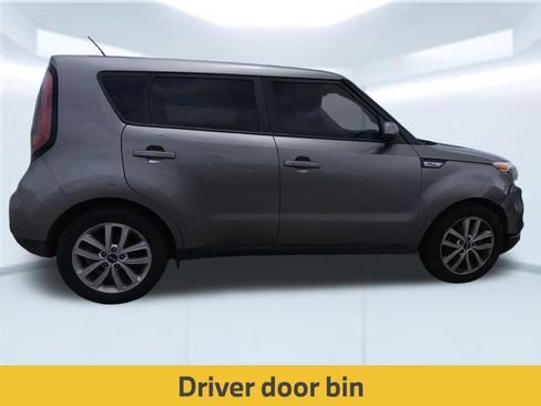 Used 2018 Kia Soul + FWD image 8