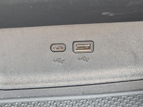 Used 2025 Chevrolet Equinox LT image 8