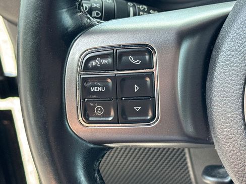Used 2018 Jeep Wrangler Unlimited Sahara AWD/4WD image 23