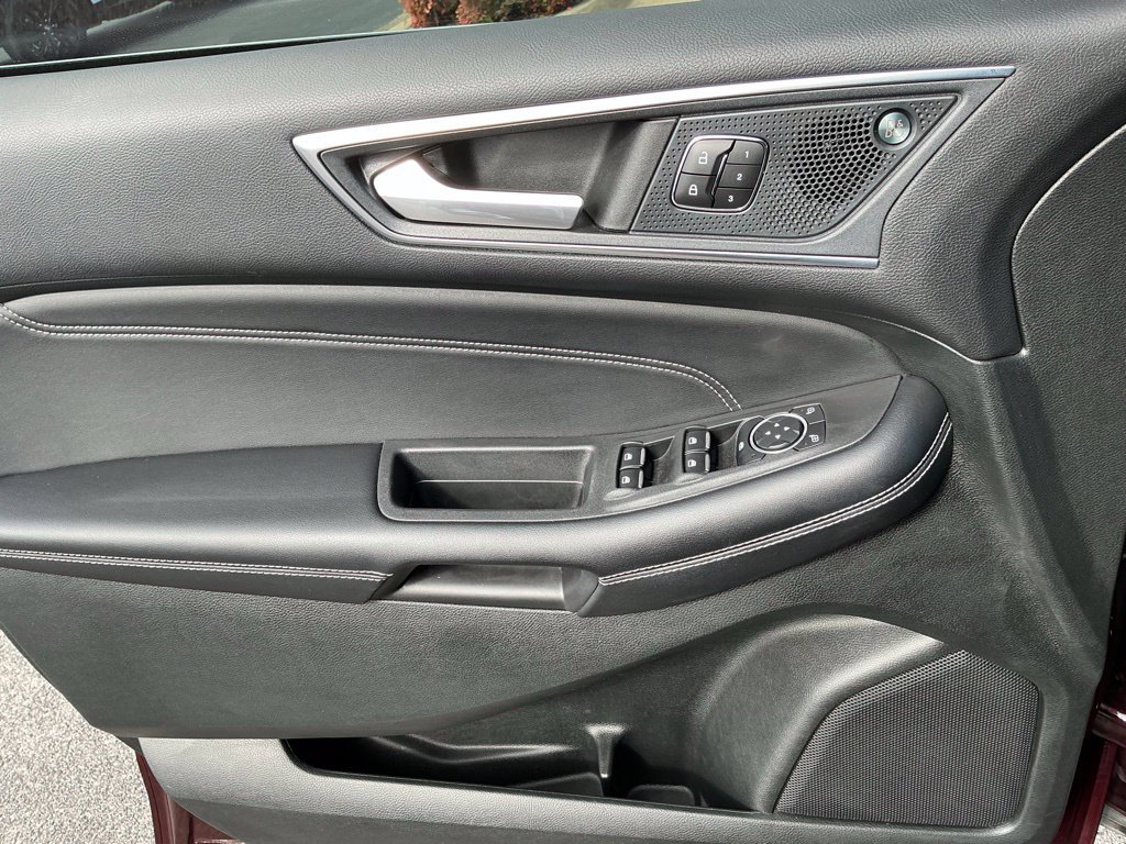 Used 2023 Ford Edge Titanium AWD/4WD image 10