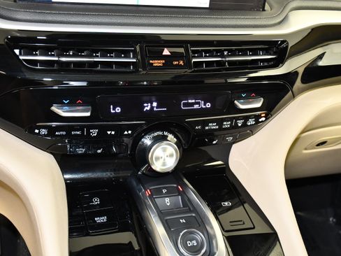 Certified 2025 Acura MDX SH-AWD image 28