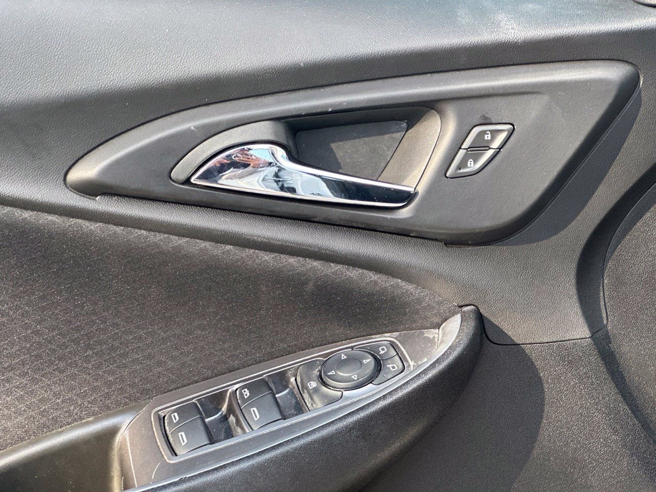 Used 2025 Chevrolet Malibu LT FWD image 11