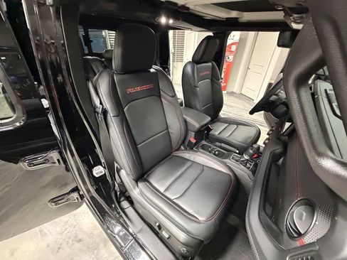 Used 2025 Jeep Gladiator Rubicon image 5