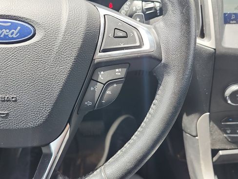 Used 2020 Ford Edge SEL image 24