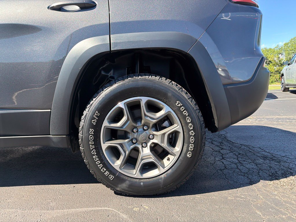 Used 2022 Jeep Cherokee Trailhawk AWD/4WD image 7