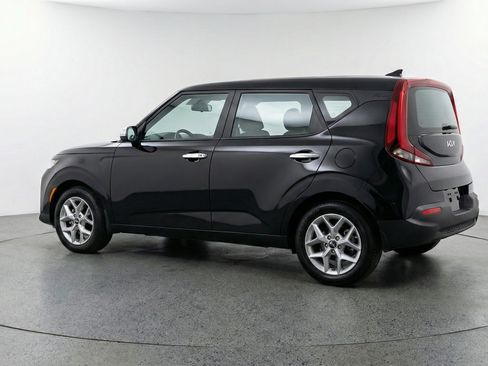 Used 2025 Kia Soul LX w/ LX Technology Package FWD image 6