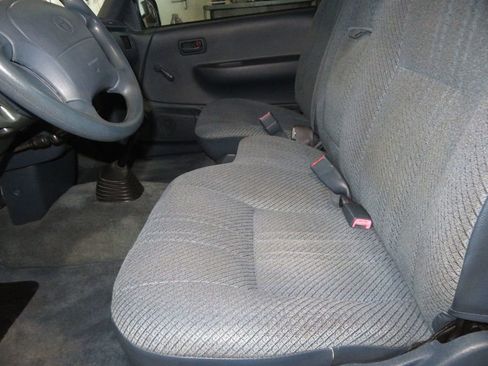 Used 1995 Toyota T100 DX image 19