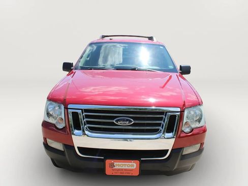Used 2010 Ford Explorer Sport Trac XLT RWD image 2