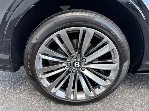 Used 2023 Bentley Bentayga Speed AWD/4WD image 9