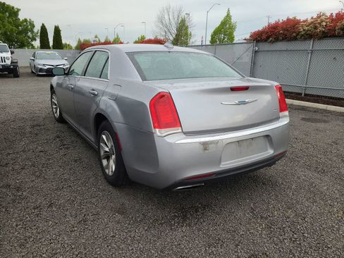 Used 2015 Chrysler 300 Limited image 3