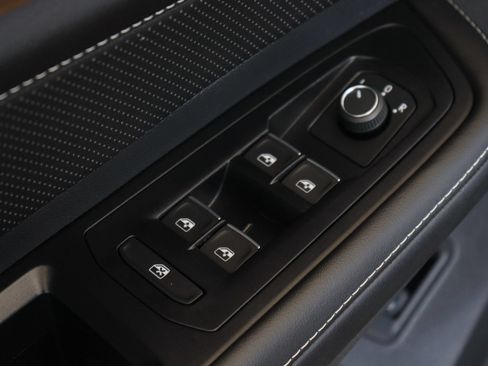Certified 2026 Volkswagen Atlas SE FWD image 19