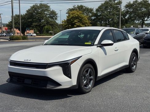 New 2025 Kia K4 LXS image 6
