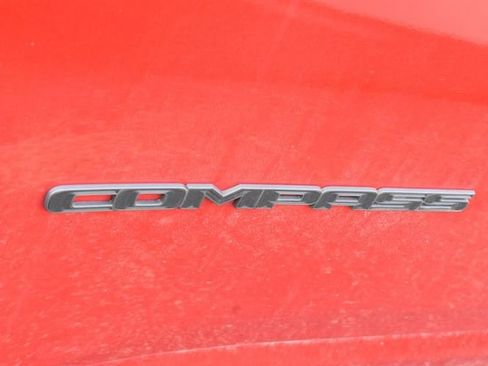 Used 2022 Jeep Compass Limited image 12