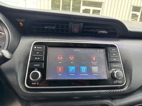 Used 2021 Nissan Kicks S FWD image 19