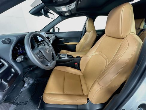 Used 2025 Lexus UX 300h FWD w/ Accessory Package (Z2) image 20