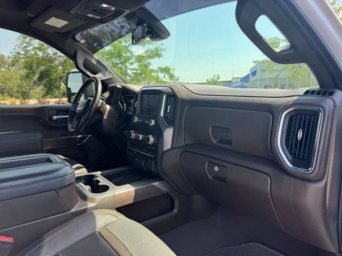 Used 2022 GMC Sierra 3500 Denali AWD/4WD image 17