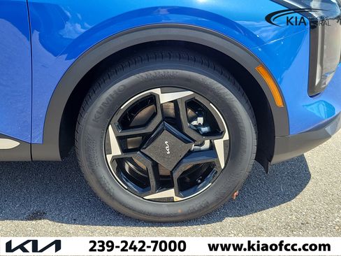 New 2026 Kia Sportage EX w/ EX Panorama Roof Package FWD image 7