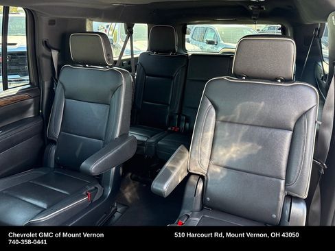 Used 2023 Chevrolet Suburban Premier AWD/4WD image 28