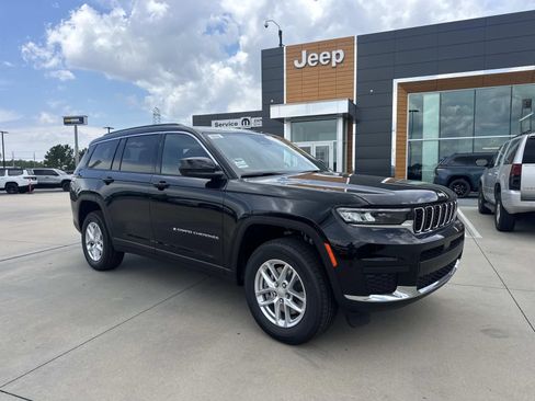 New 2026 Jeep Grand Cherokee L Laredo RWD image 1