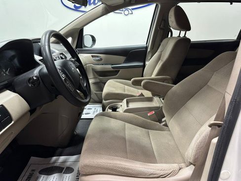 Used 2016 Honda Odyssey SE image 11
