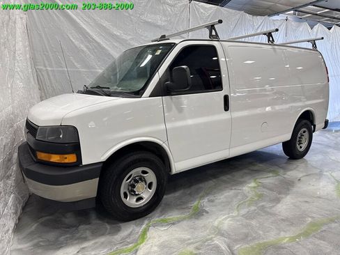Used 2018 Chevrolet Express 2500 image 1