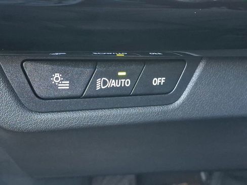 Used 2025 BMW X2 xDrive28i w/ Premium Package image 23