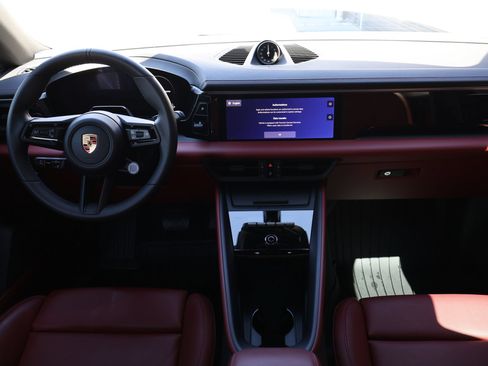 Certified 2026 Porsche Macan 4 Electric AWD/4WD image 23