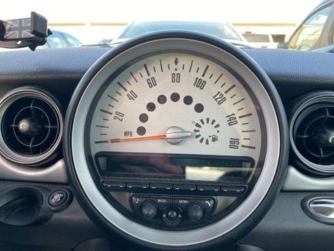 Used 2011 MINI Cooper Clubman Base image 21