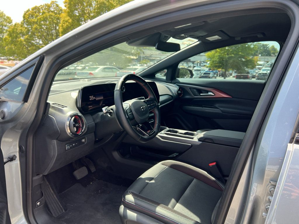 Used 2024 Chevrolet Equinox EV RS FWD image 12