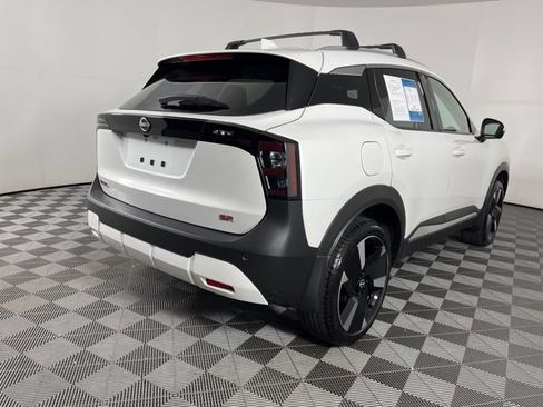 Certified 2025 Nissan Kicks SR FWD image 11