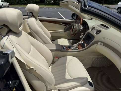Used 2009 Mercedes-Benz SL 550 image 16