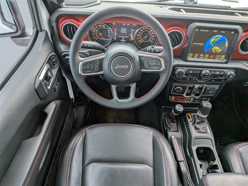 Used 2023 Jeep Wrangler Rubicon image 15