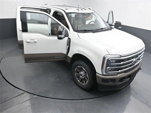 New 2026 Ford F350 King Ranch w/ FX4 Off-Road Package image 32