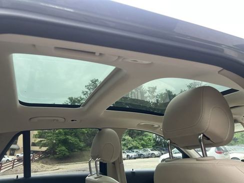Used 2019 Mercedes-Benz GLC 300 4MATIC image 23