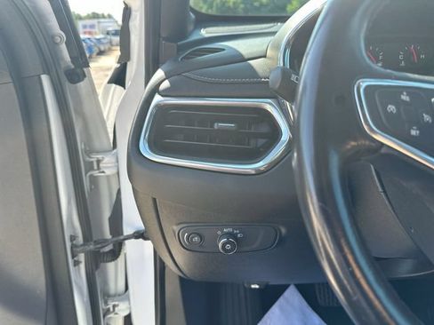 Used 2018 Chevrolet Equinox LT FWD image 19