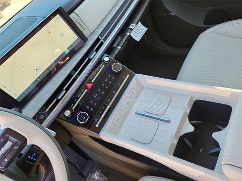 New 2025 Hyundai Santa Fe Calligraphy image 36