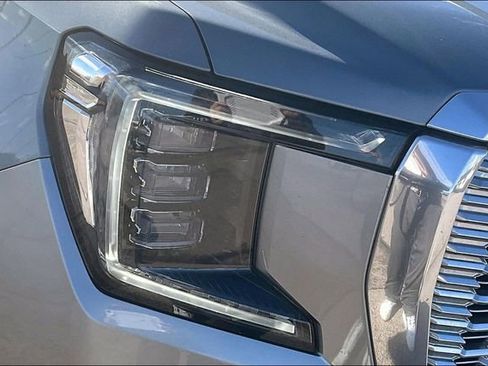 Used 2023 GMC Yukon Denali image 30